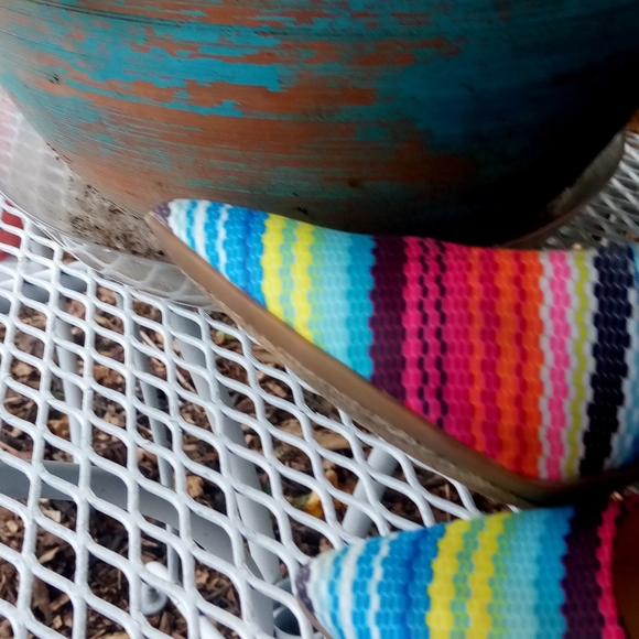 Gianni Bini Multi color Fabric Heels - Picture 9 of 10